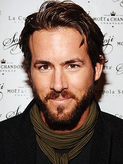 Ryan Reynolds - wallpaper preview
