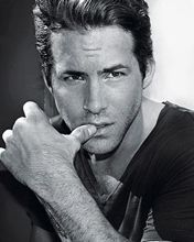 Ryan Reynolds - wallpaper preview