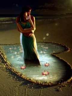 Abrazo Romántico en la Playa