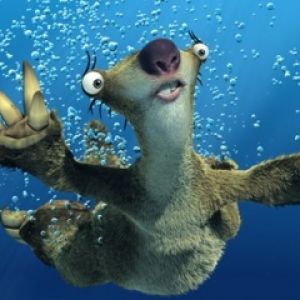 Personaje animado divertido bajo el agua