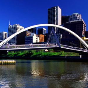 Puente Moderno de la Ciudad