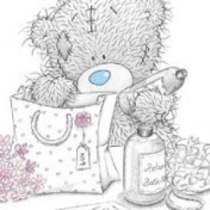 Tierno Oso de Peluche con Regalos