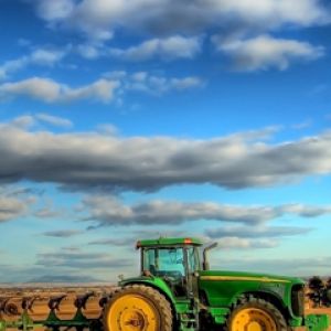 Tractor John Deere en el Campo