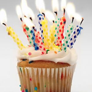 Cupcake de Cumpleaños Colorido