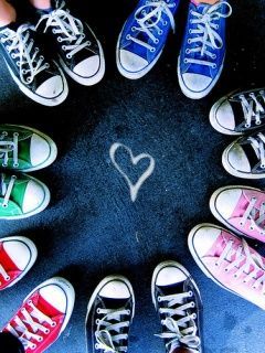 Zapatos Converse Coloridos en Forma de Corazón