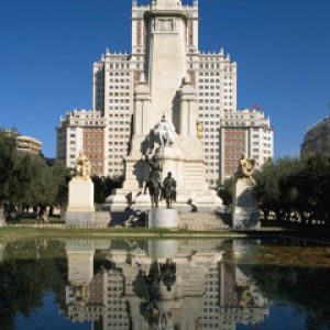 Reflejo del Monumento en Madrid