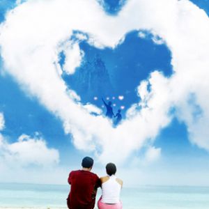 Nubes en Forma de Corazón en la Playa