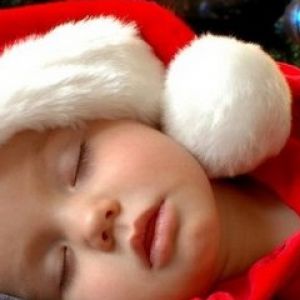 Bebé Durmiendo con Sombrero de Santa