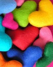 Corazones de Fieltro Coloridos