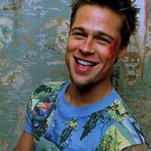 Retrato Sonriente de Brad Pitt