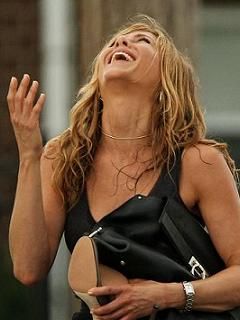 Mujer Feliz Riéndose