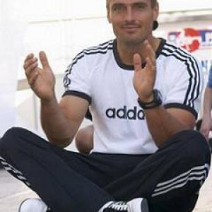 Atleta en ropa Adidas