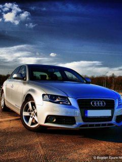 Coche Audi A4 Plateado