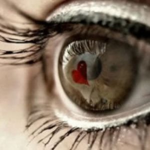 Reflejo de Corazón en el Ojo