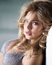 Retrato Glamuroso de una Modelo
