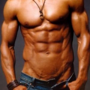 Hombre Musculoso con Abdomen