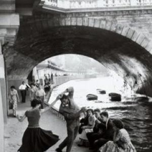 Bailando Junto al Río