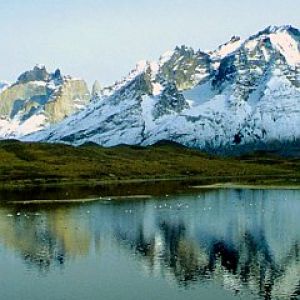 Reflejo de Montañas Nevadas