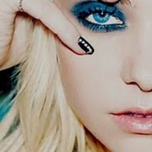 Maquillaje Azul Glamuroso