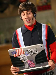Chico Divertido con Laptop