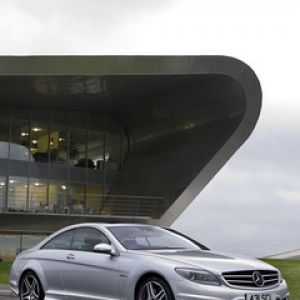Coupé Plateado Mercedes-Benz