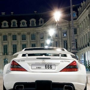 Coche Mercedes de Noche