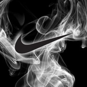 Logo de Nike en Humo
