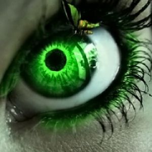 Ojo Verde con Mariposa