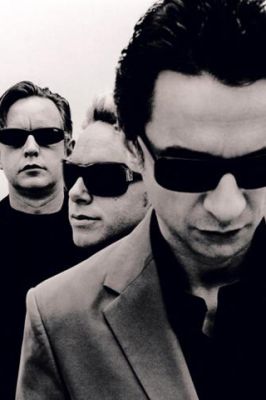 Grupo Musical Icónico con Gafas
