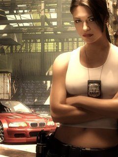 Mujer Fuerte con Coche Deportivo