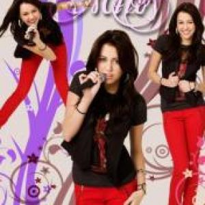 Chica con pantalones rojos