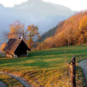 Paisaje de Otoño con Cabaña