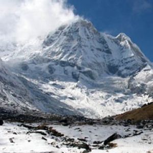 Majestuosa Montaña Cubierta de Nieve