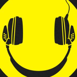 Cara Sonriente con Auriculares