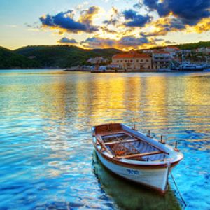 Atardecer Sereno Sobre el Agua