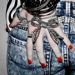 Accesorios de Mano Elegantes