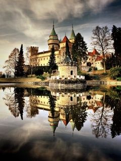 Hermosa Reflexión del Castillo