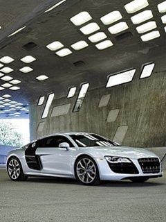 Audi R8 Elegante en Arquitectura Moderna