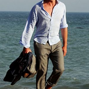 Hombre Estiloso en la Playa