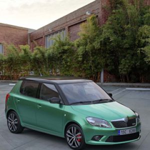 Coche Skoda Verde