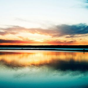 Impresionante reflejo del atardecer