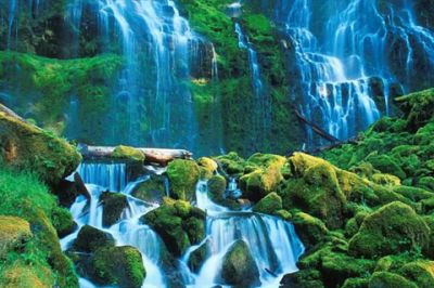 Paisaje de Cascada Sereno