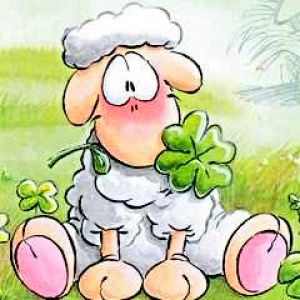 Oveja de Dibujos Animados con Trébol