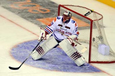 Portero de Hockey sobre Hielo en Acción