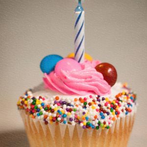 Cupcake Colorido con Vela