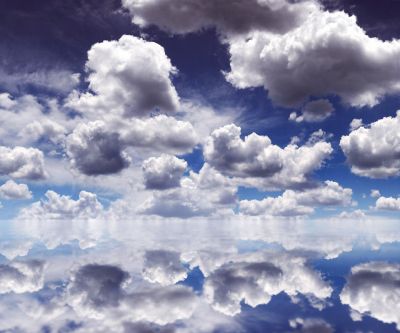 Hermosos Reflejos de Nubes