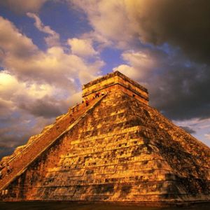 Pirámide de Chichen Itza al Atardecer