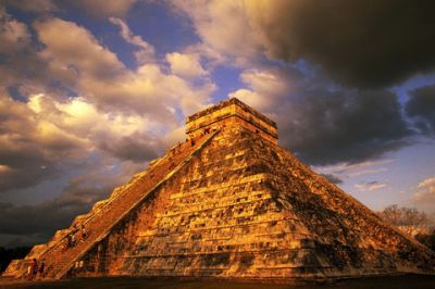Pirámide de Chichen Itza al Atardecer