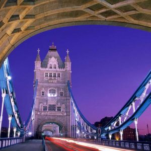 Tower Bridge al Anochecer