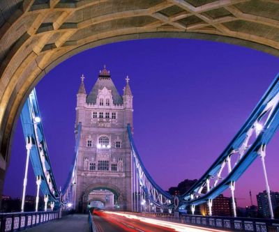 Tower Bridge al Anochecer